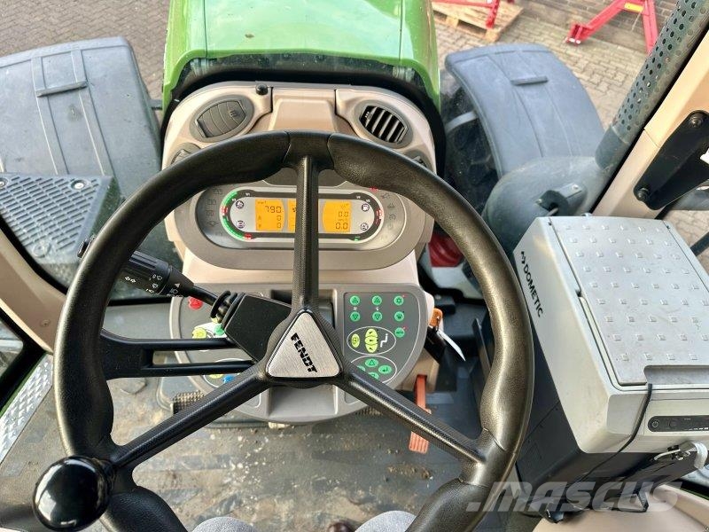 Fendt 826 Vario ProfiPlus Tracteur
