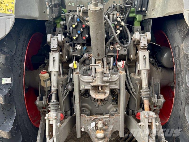 Fendt 826 Vario ProfiPlus Tracteur