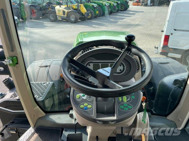 Fendt 828 Vario ProfiPlus Трактори