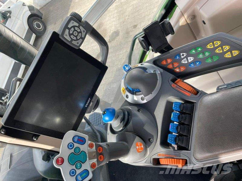 Fendt 828 Vario ProfiPlus Трактори