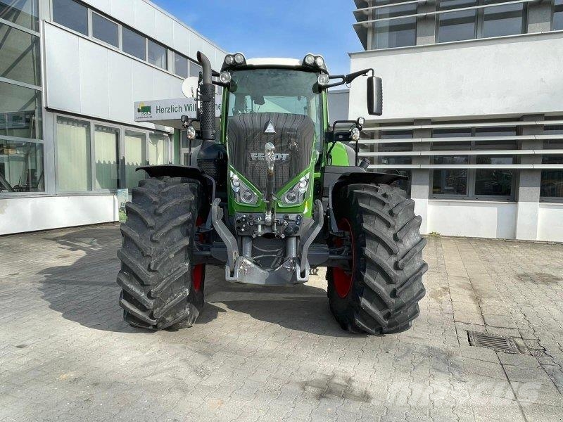 Fendt 828 Vario ProfiPlus Трактори