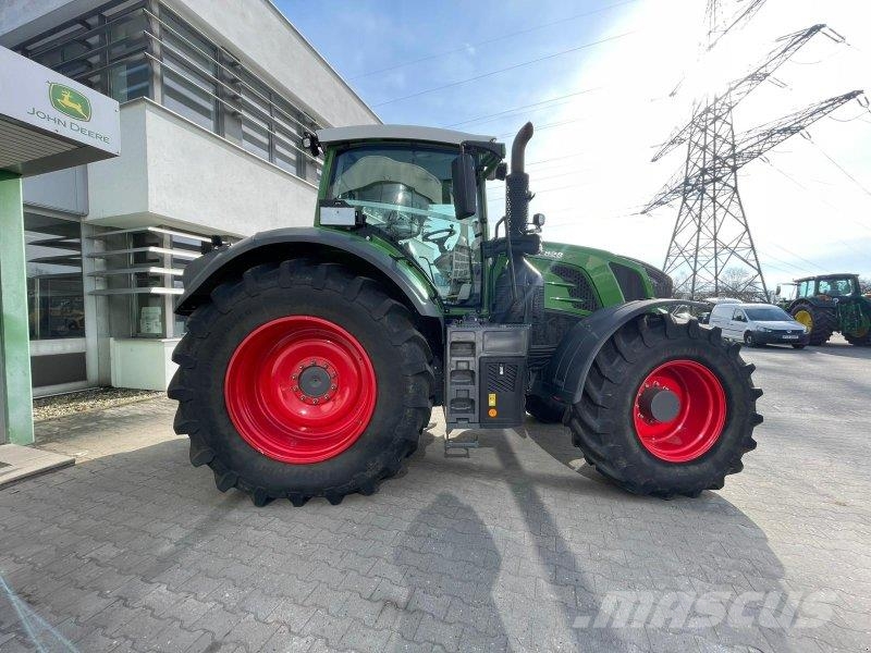 Fendt 828 Vario ProfiPlus Трактори