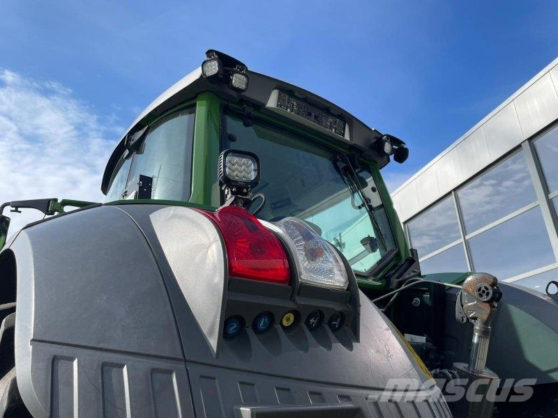 Fendt 828 Vario ProfiPlus Трактори