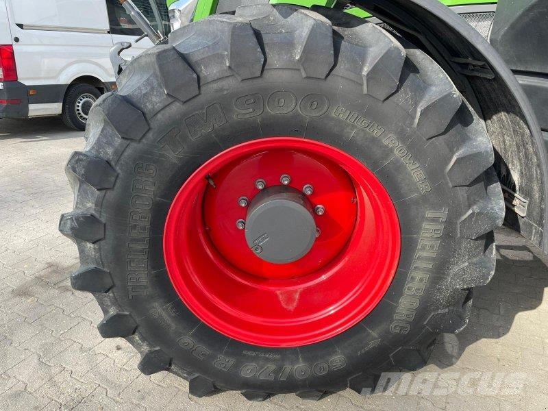Fendt 828 Vario ProfiPlus Трактори