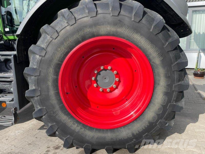 Fendt 828 Vario ProfiPlus Трактори