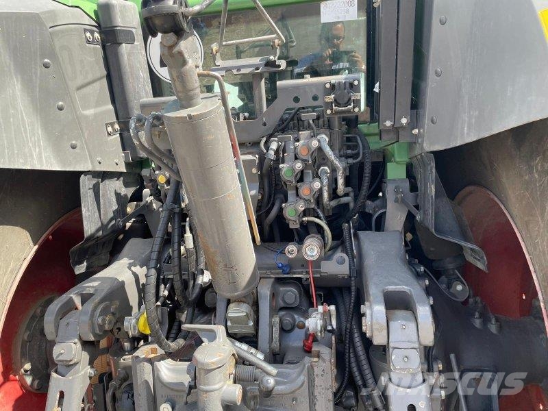 Fendt 828 Vario ProfiPlus Tractoren