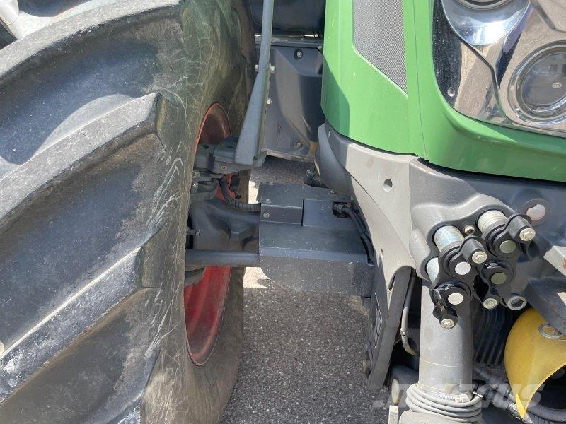 Fendt 828 Vario ProfiPlus Tractoren