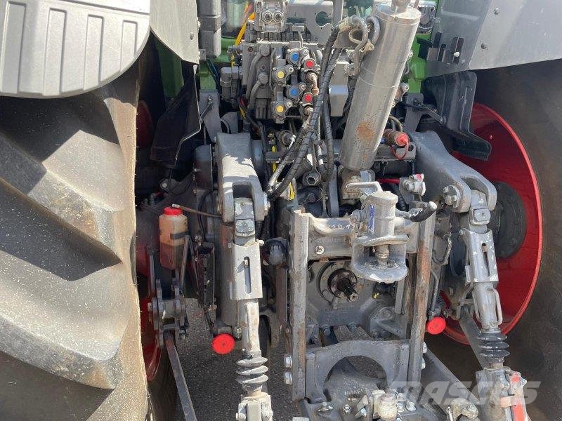 Fendt 828 Vario ProfiPlus Tractoren
