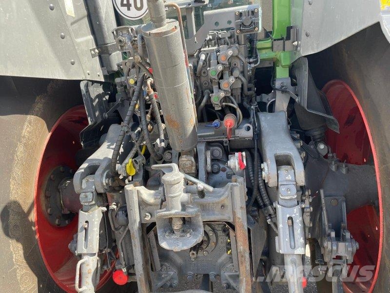 Fendt 828 Vario ProfiPlus Tractoren