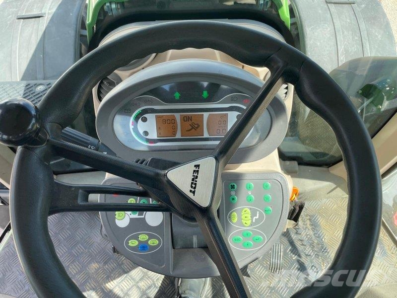 Fendt 828 Vario ProfiPlus Tractoren