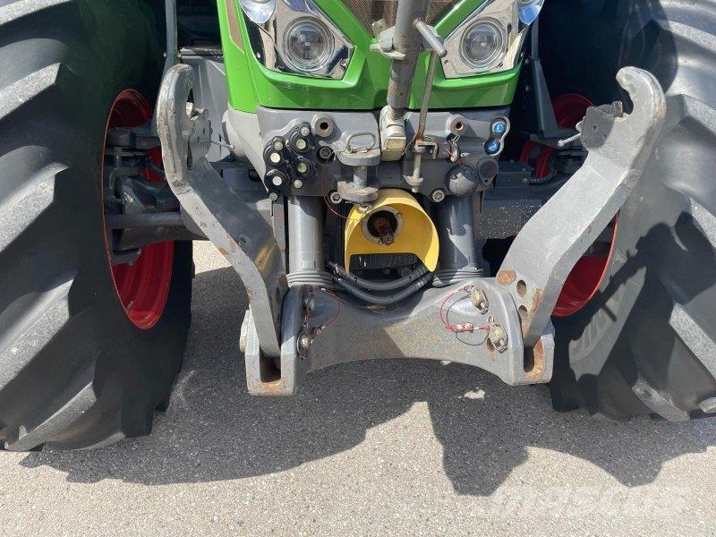 Fendt 828 Vario ProfiPlus Tractoren