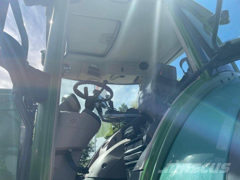 Fendt 828 Vario ProfiPlus Tractoren