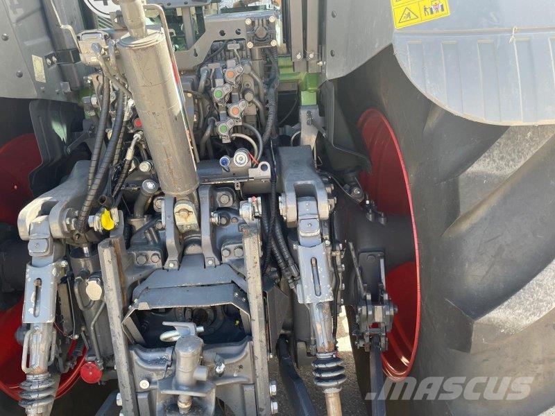 Fendt 828 Vario ProfiPlus Tractoren