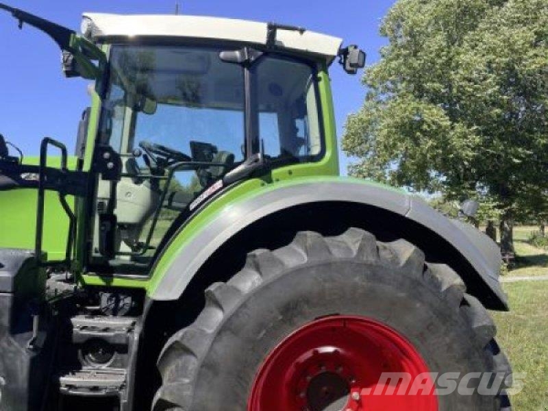 Fendt 828 VARIO S4 PROFI PLUS Traktorit