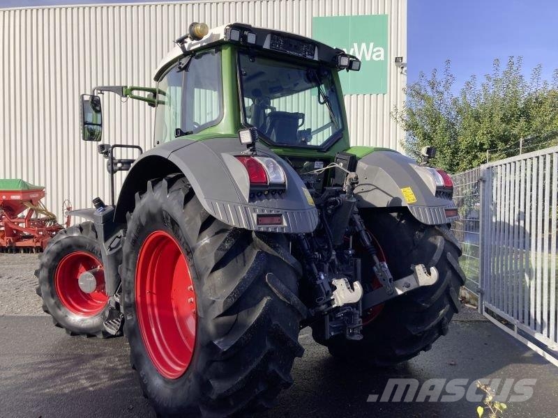 Fendt 828 VARIO S4 PROFI PLUS Trattori