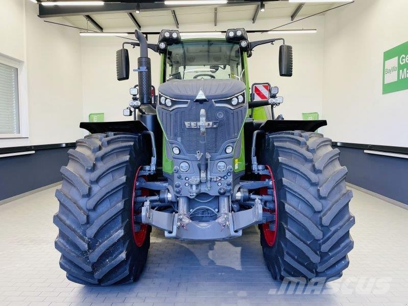 Fendt 933 VARIO GEN7 PROFIPLUS S2 Tractores