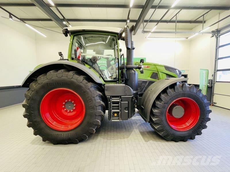 Fendt 933 VARIO GEN7 PROFIPLUS S2 Tractores