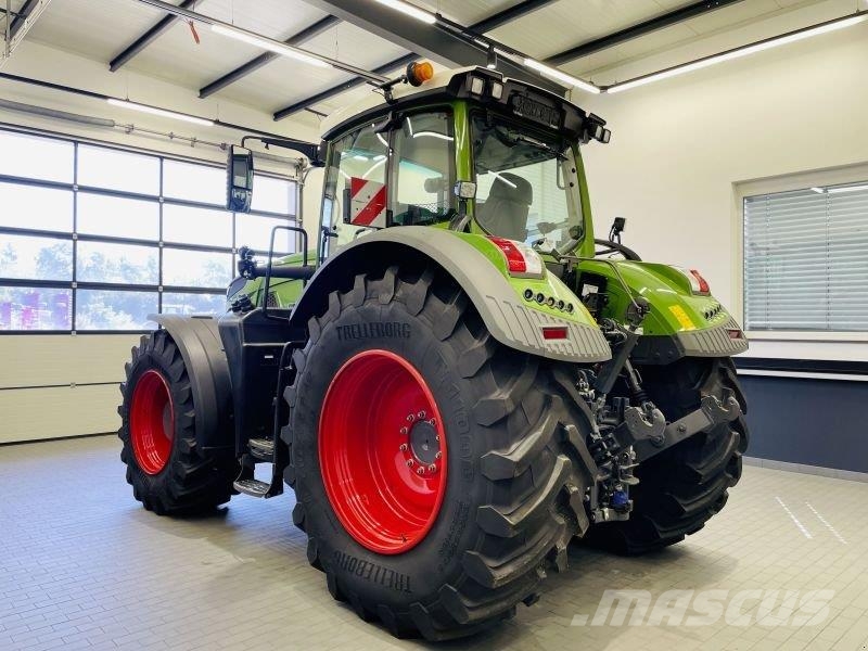 Fendt 933 VARIO GEN7 PROFIPLUS S2 Tractores