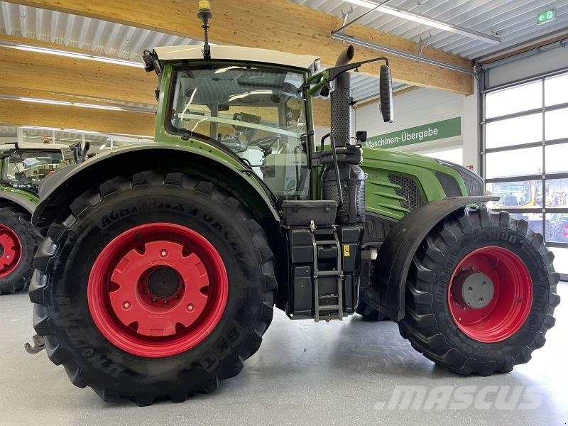Fendt 933 VARIO S4 PROFI PLUS Traktorit