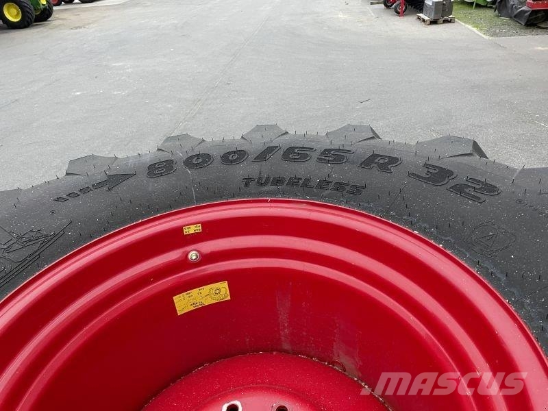 Fendt TRELLEBORG 800/65R32 TM2000 Pneumatiky, kola a ráfky
