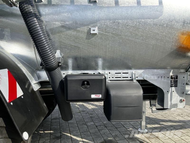 Fliegl 12000 MAXX LINE PLUS Pumper og blandingsmaskiner