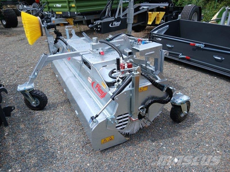 Fliegl Agro-Center Kehrmaschine TYP 600 Cepillos