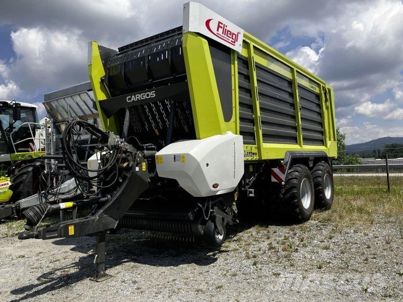 Fliegl CARGOS 8400 Keräävät noukinvaunut ja silppurivaunut