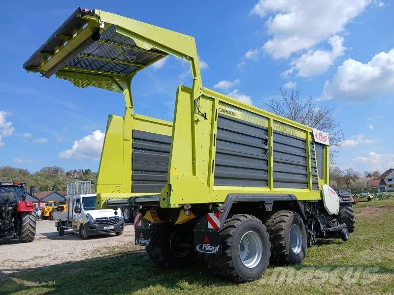 Fliegl CARGOS 8400 Cargocut24 Keräävät noukinvaunut ja silppurivaunut