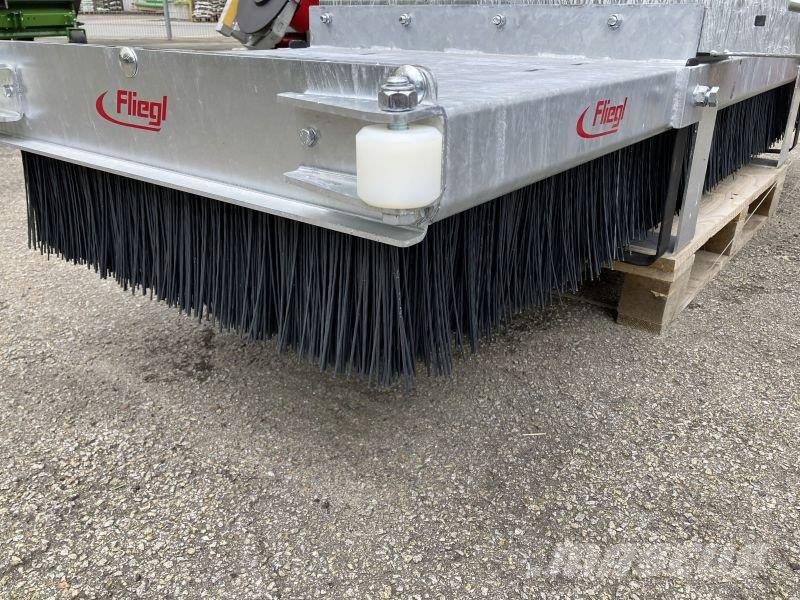 Fliegl KEBFLI250005 LÖWE 2.500MM Šlavimo technika