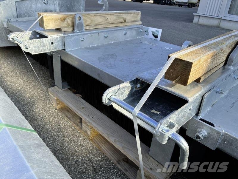 Fliegl KEBFLI300005 LÖWE 3.000MM Mašine za čišćenje