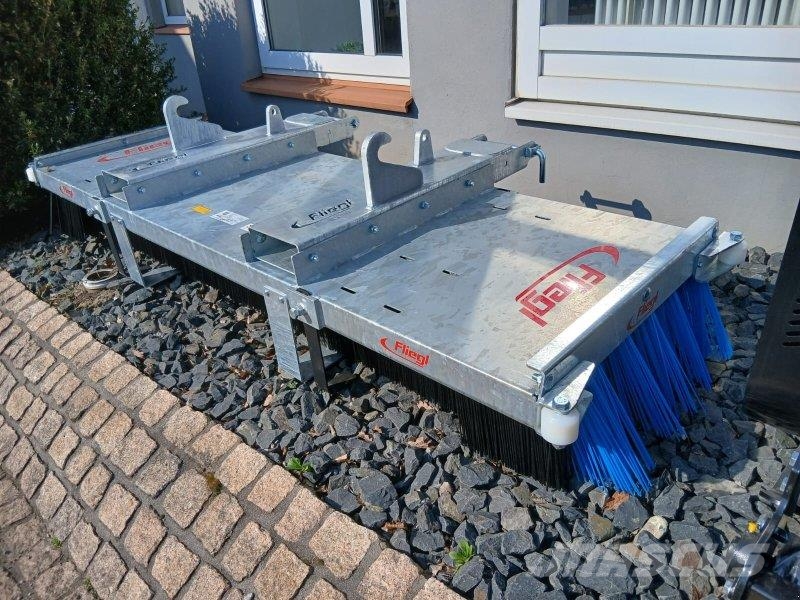 Fliegl Kehrbesen LUCHS 2500 mm Strojevi za metenje
