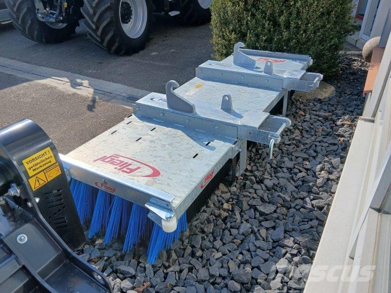 Fliegl Kehrbesen LUCHS 2500 mm Strojevi za metenje