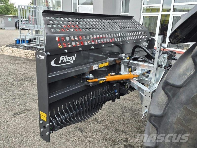 Fliegl Siloschiebeschild 3000 Weitere Viehgeräte