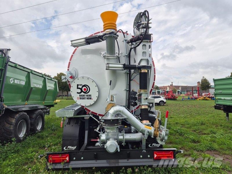 Fliegl STF 30.000 Truck-Line Dreiachs Zubringerfass Flytgödselspridare
