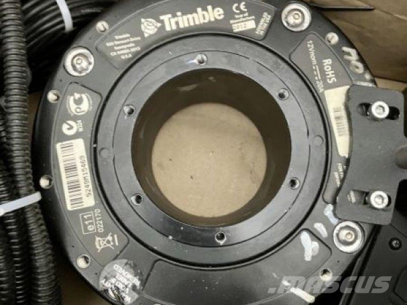 GEBR. TRIMBLE CFX 750 RTK ماكينات زراعية - غير ذلك