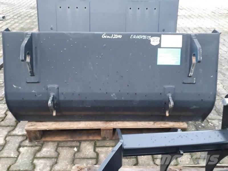 GiANT ERDBAUSCHAUFEL 140 CM 420 L Buckets
