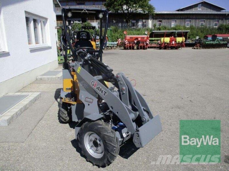 GiANT G1200 Skid steer mini nakladalci