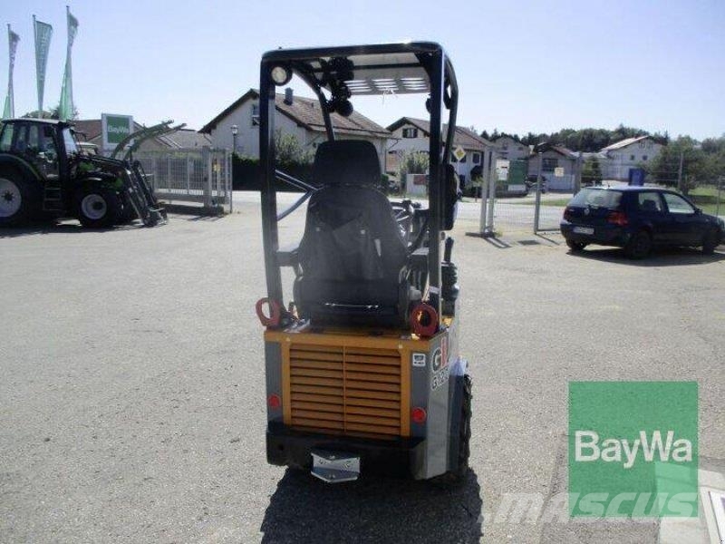 GiANT G1200 Skid steer mini nakladalci