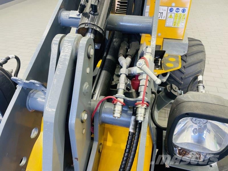 GiANT G1200 HD Šmykom riadené nakladače