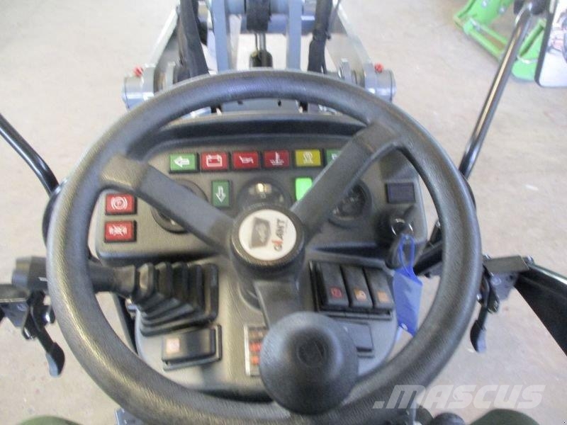 GiANT G1500 #886 لوادر انزلاقية التوجيه