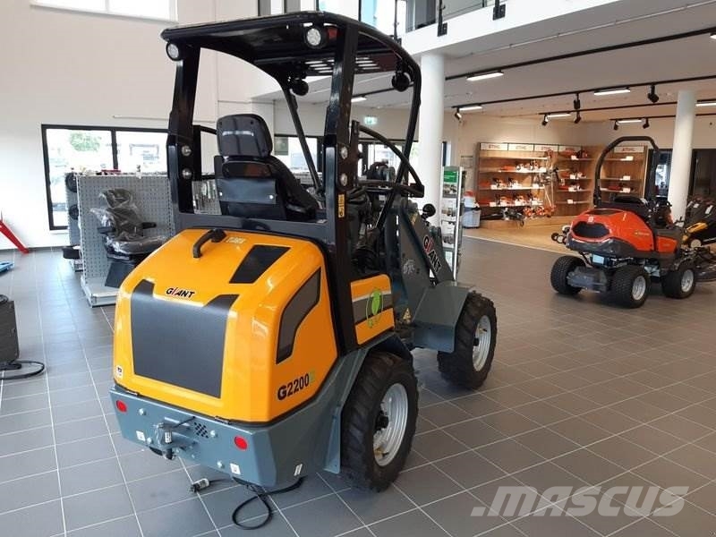 GiANT G2200E GIANT ELEKTRO-HOFLADER Kompaktlader