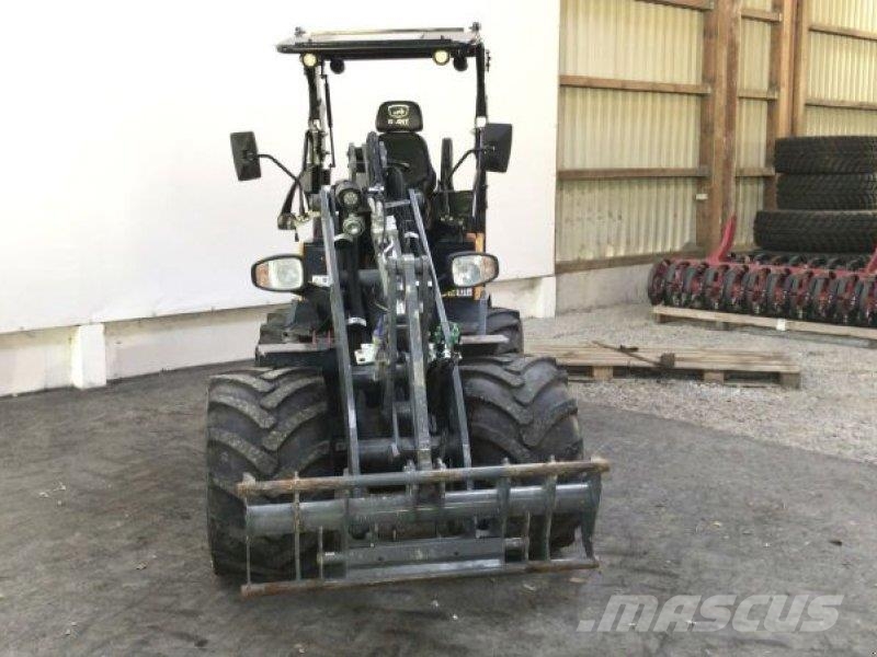 GiANT G2700 HD+ Skid steer mini nakladalci