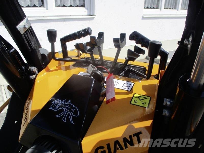 GiANT GS 900 # 888 لوادر انزلاقية التوجيه