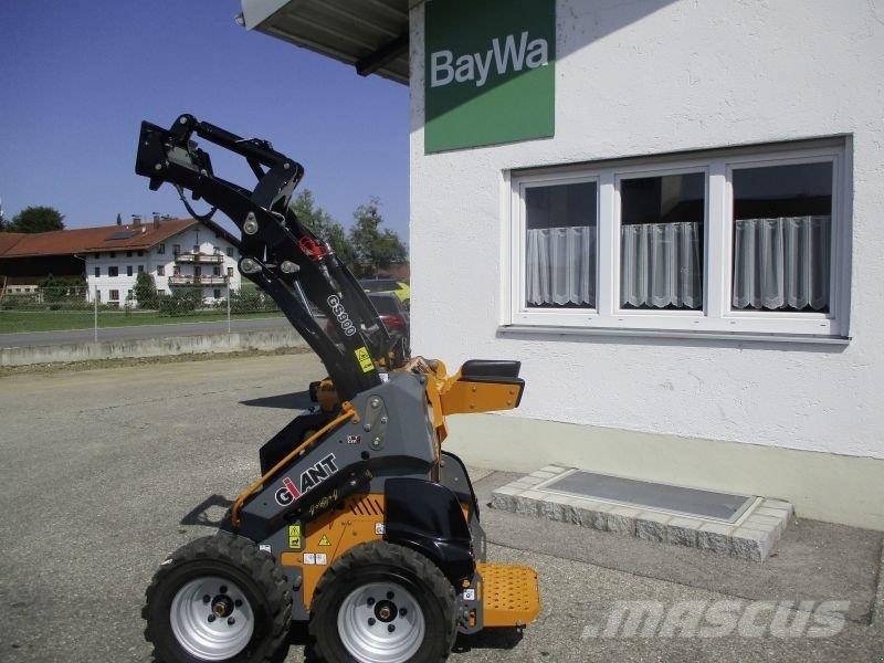 GiANT GS 900 # 888 لوادر انزلاقية التوجيه