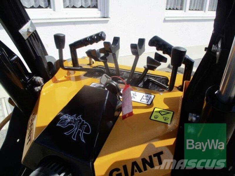 GiANT GS950 Skid steer mini nakladalci