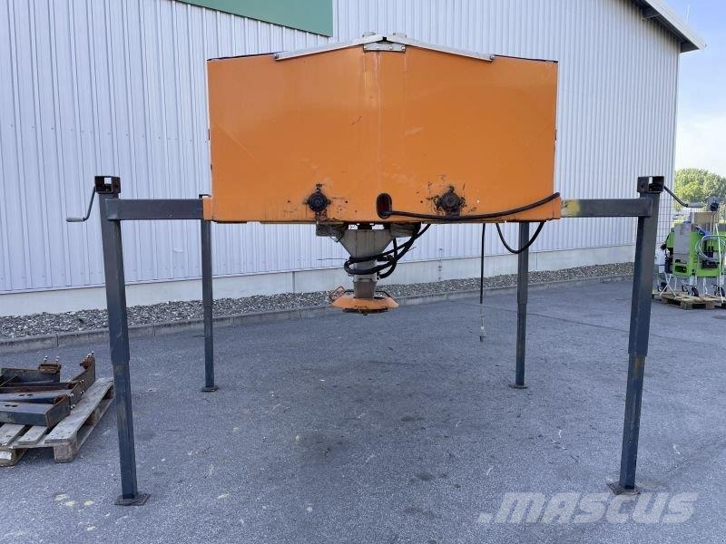 Gmeiner BUCHER STA 2000 TC Trosilci peska in soli