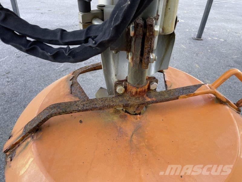 Gmeiner BUCHER STA 2000 TC Trosilci peska in soli