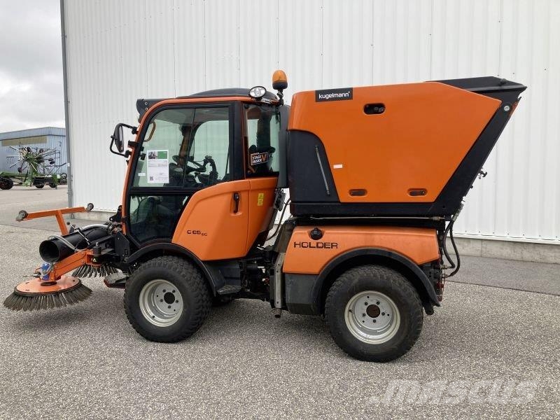 Holder C 65 SINGLE CAB جرارات مدمجة