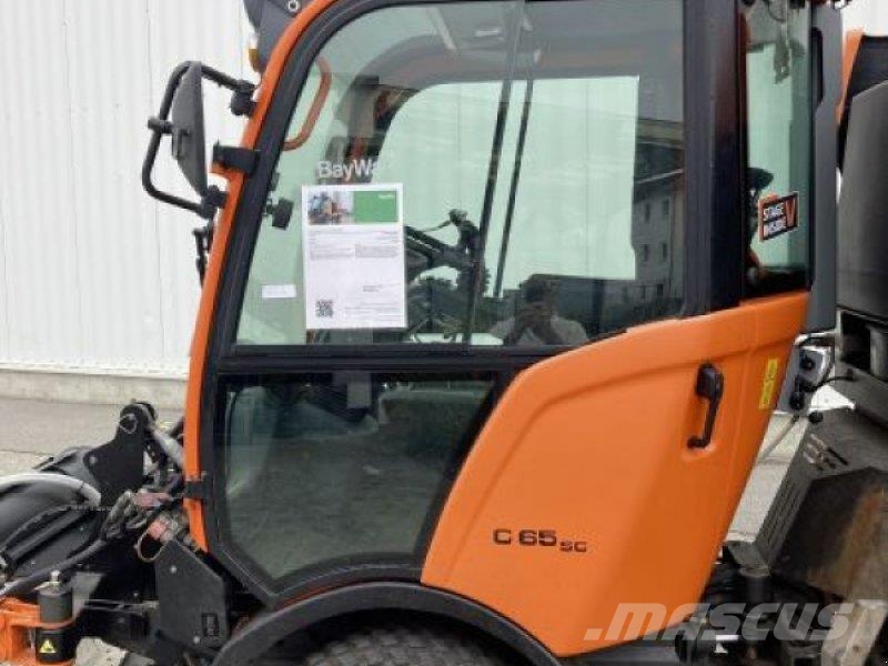 Holder C 65 SINGLE CAB جرارات مدمجة