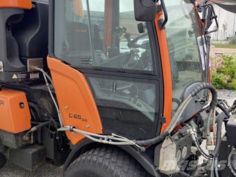 Holder C 65 SINGLE CAB جرارات مدمجة